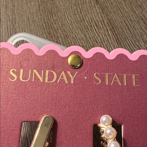 Sunday State Gold and Pearl Hair Clips - Picture 2 of 5